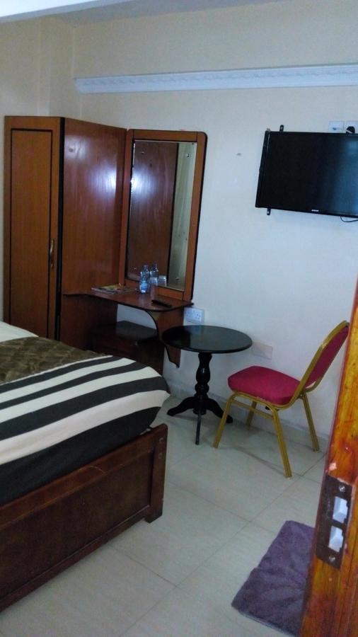 Royal Palm Hotel And Suites 나쿠루 외부 사진