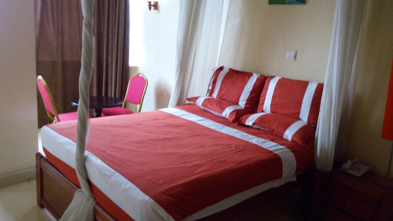 Royal Palm Hotel And Suites 나쿠루 외부 사진