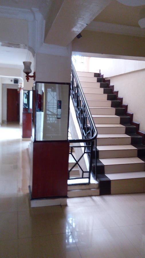 Royal Palm Hotel And Suites 나쿠루 외부 사진